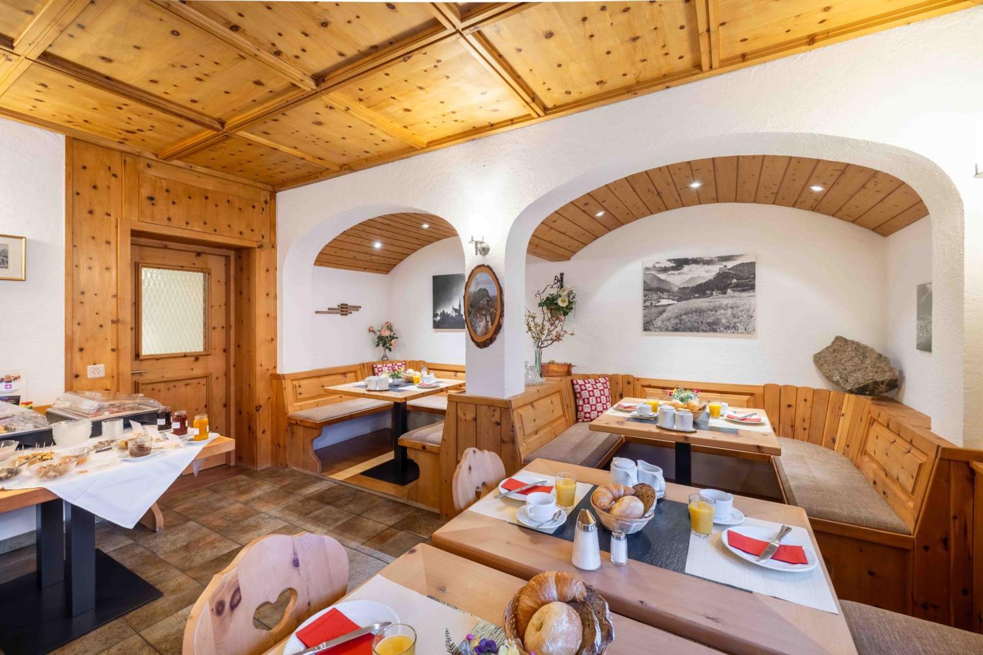 Garni Alpenrose - Grusaida Scuol Exterior photo